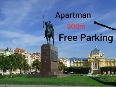 Center Free Parking *